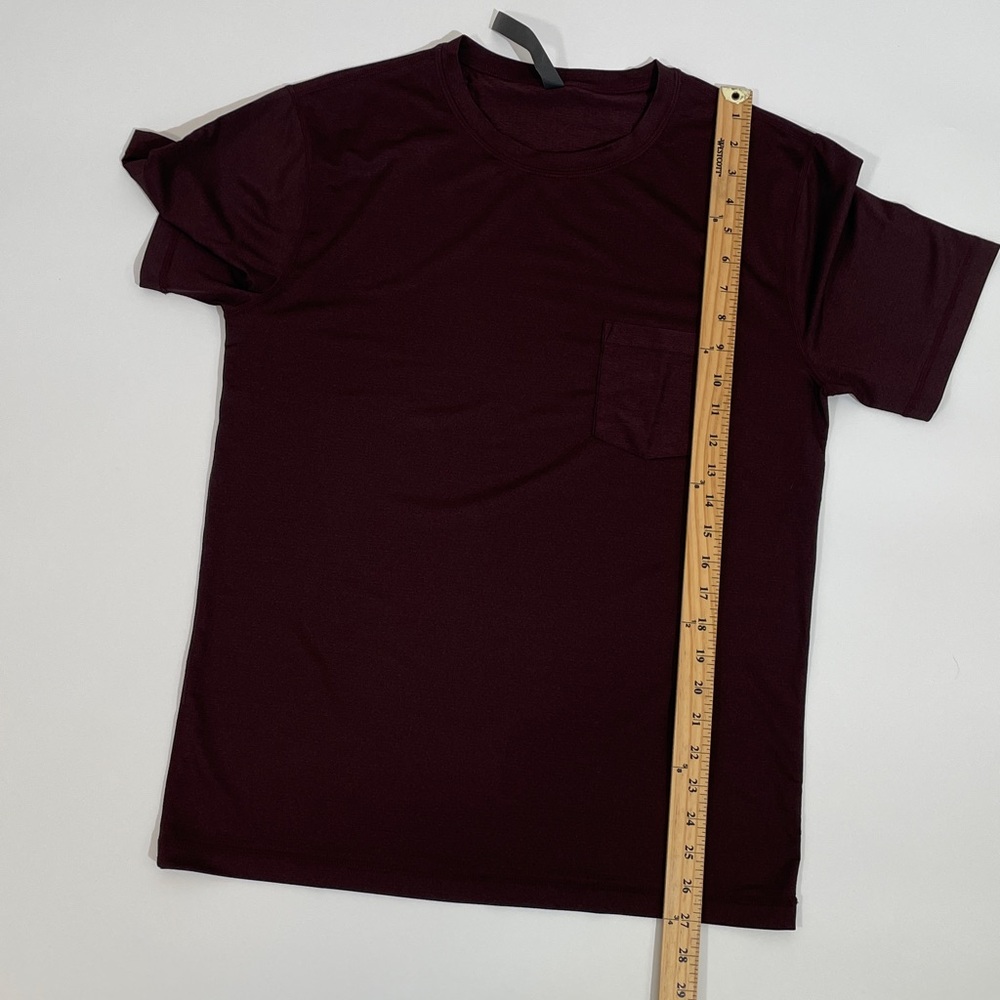 Vuori Short Sleeve Pocket Tee M Mesh Quick Dry Soft Fabric NWOT - Picture 6 of 8
